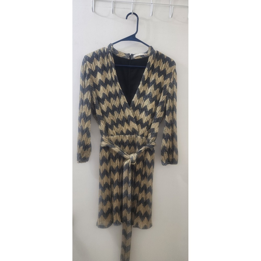 Alice + Olivia Gold Black Metallic Chevron Pleated Mini Dress CC810M24525 Size 8